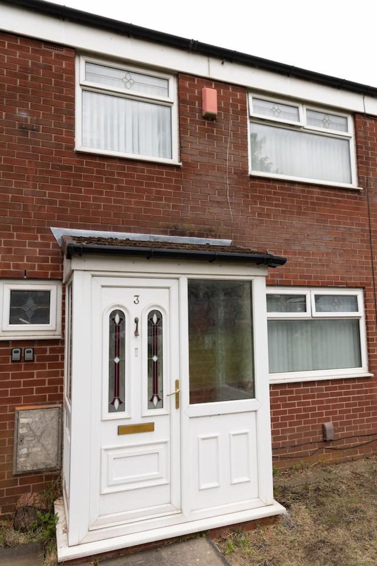 3 Bed Home Sleeps 8 People Located 1 Min From Train Stop - Otley Terrace Олдъм Екстериор снимка